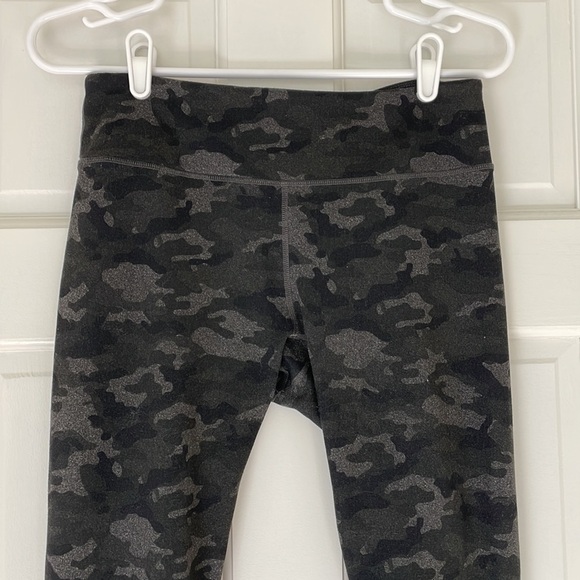 FABLETICS Powerhold leggings size S grey black camo stretch yoga running - Picture 3 of 6
